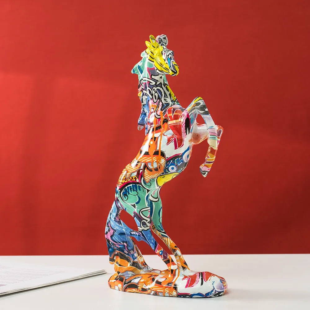 Статуя лошади граффити, популя – обзор и цена Resin Art Decoration Items